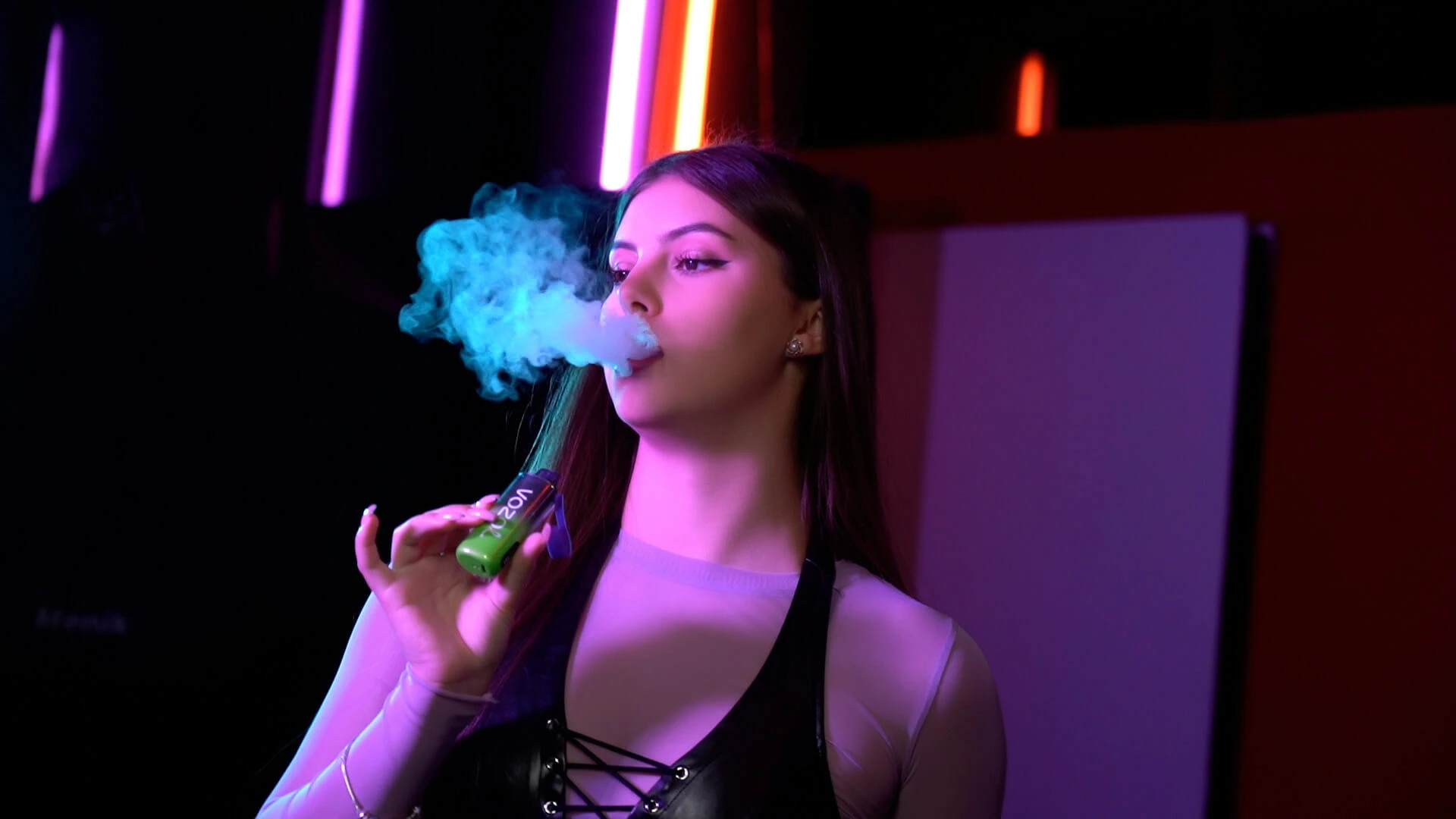 wetransfer_c2117-mp4_2023-11-20_2127.00_00_03_18.Still001 copy.jpg